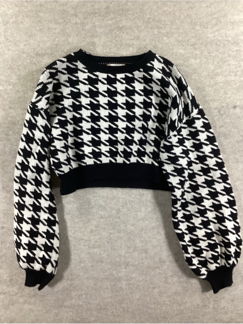 Altar'd State Black & White Houndstooth Cropped Crewneck Sweater